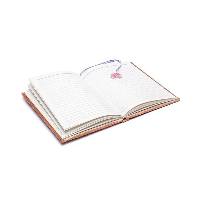 Beiges Samtnotizbuch mit Blumenmotiv – 20 x 15 cm